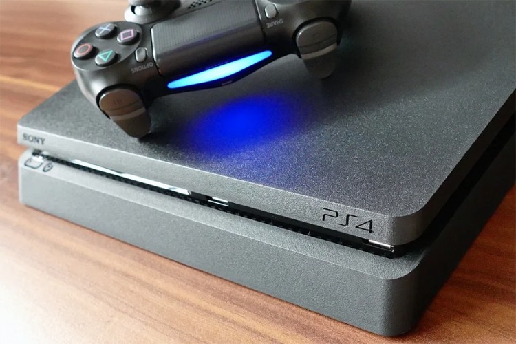 Naručio Play Station 5, dobio betonski blok