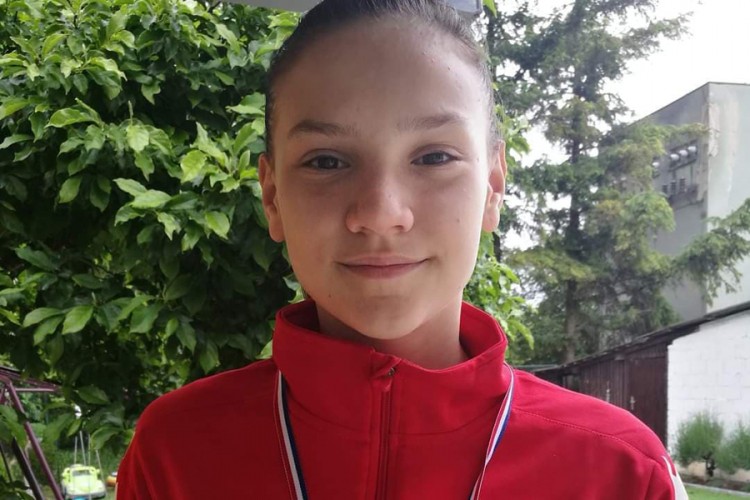 Predstavljamo: Lara Stanić - vanserijski talenat
