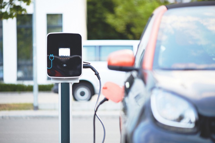 Električne automobile zna da popravlja tek svaki 20. mehaničar