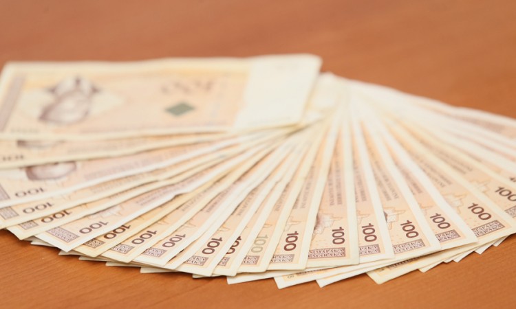 Korona tanji i najveća primanja: Najviša mjesečna plata u RS 33.525 KM