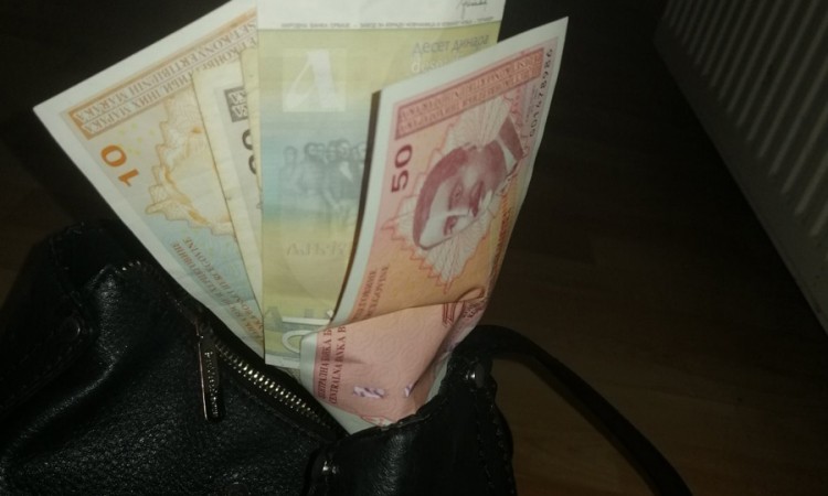 Prijavio da mu je ukradena torbica sa više hiljada maraka