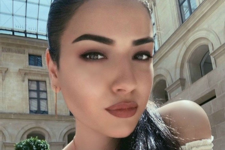 Instagram zvijezda optužena da je nožem izbola majku i izvadila joj srce