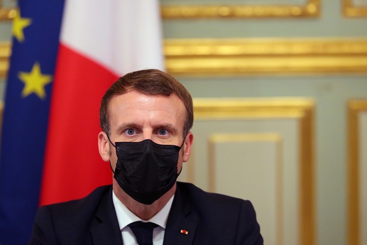 Makron pozitivan na korona virus
