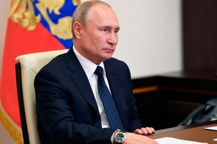 Putin i dalje ne koristi pametni telefon