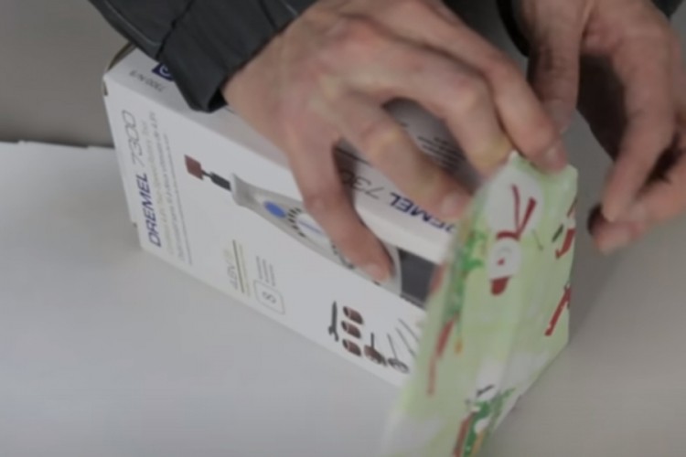 Genijalan trik da brzo zapakujete poklon