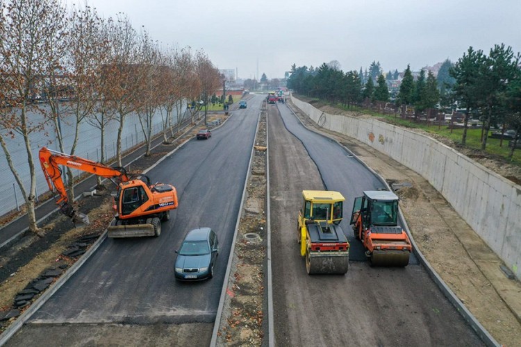 Počelo asfaltiranje spoja istočnog i zapadnog tranzita