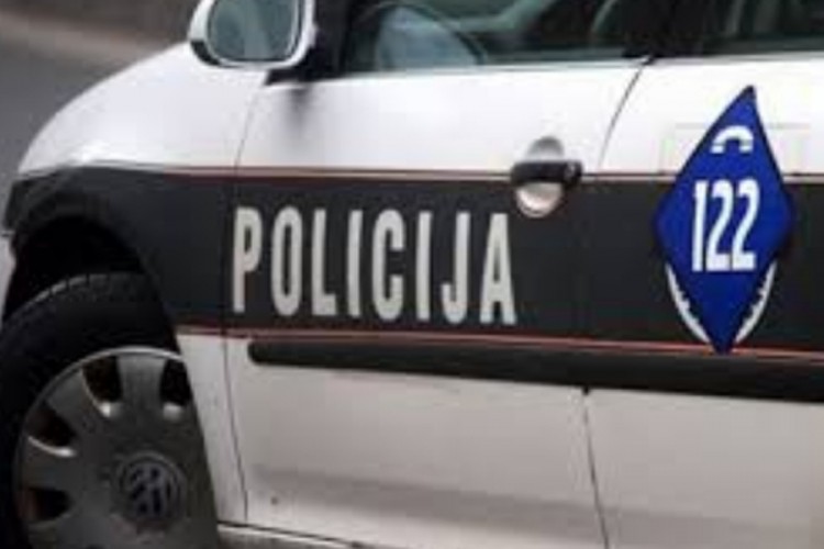 Tri osobe povrijeđene u saobraćajnoj nezgodi