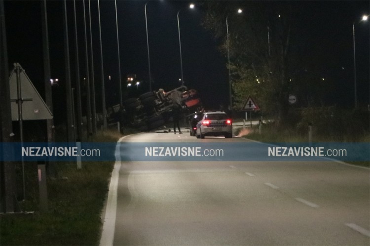 Vozač teretnog građevinskog vozila poginuo na ulazu u Trebinje