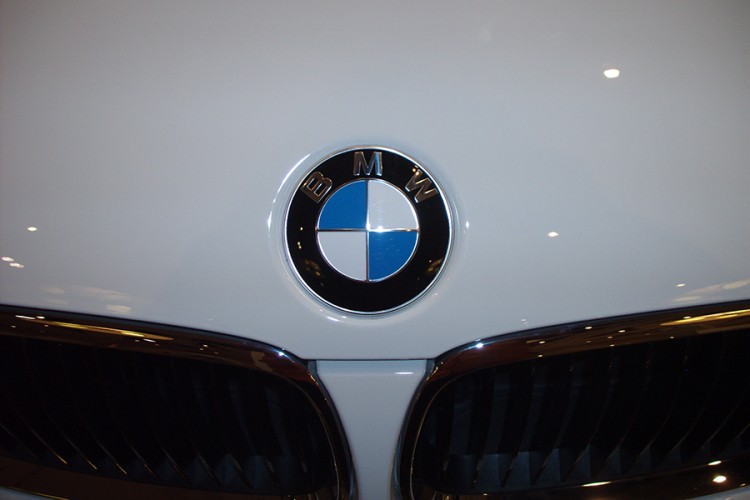 BMW preko bilborda šalje poruke vlasnicima o istekloj garanciji