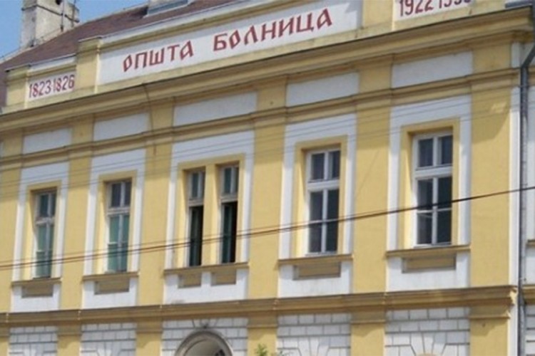 Starac skočio sa drugog sprata bolnice i ostao živ