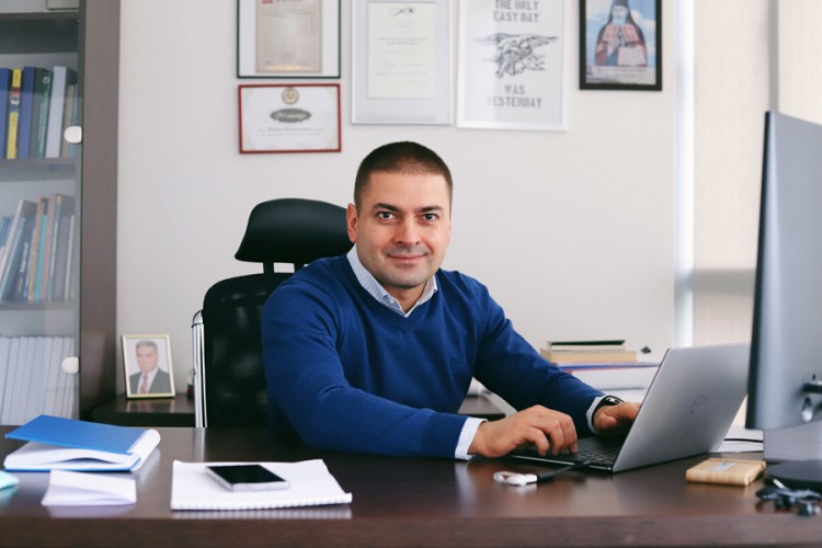 Nakon 20 godina izveden zahvat podizanja urođeno spuštenog kapka u Banjaluci