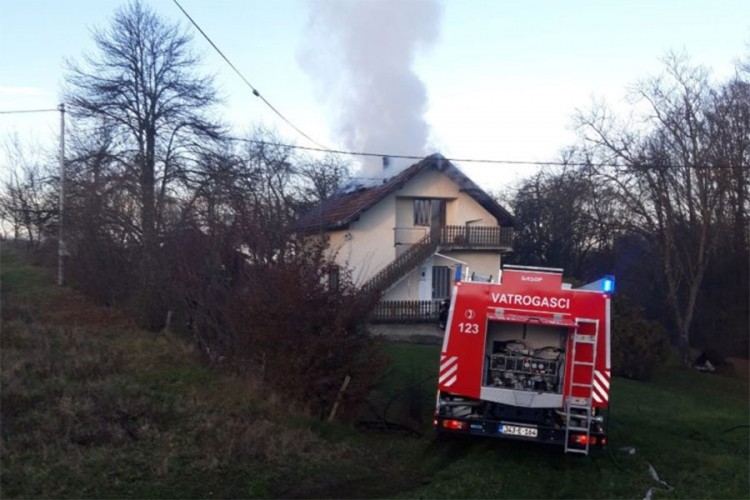 Gorjela kuća u Osinji, nema povrijeđenih
