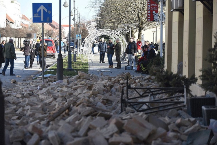 Na području Siska, Gline i Petrinje pet škola potpuno neupotrebljivo
