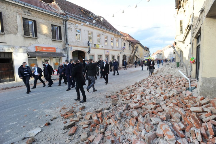 U Petrinji sahranjena Laura, najmlađa žrtva razornog potresa