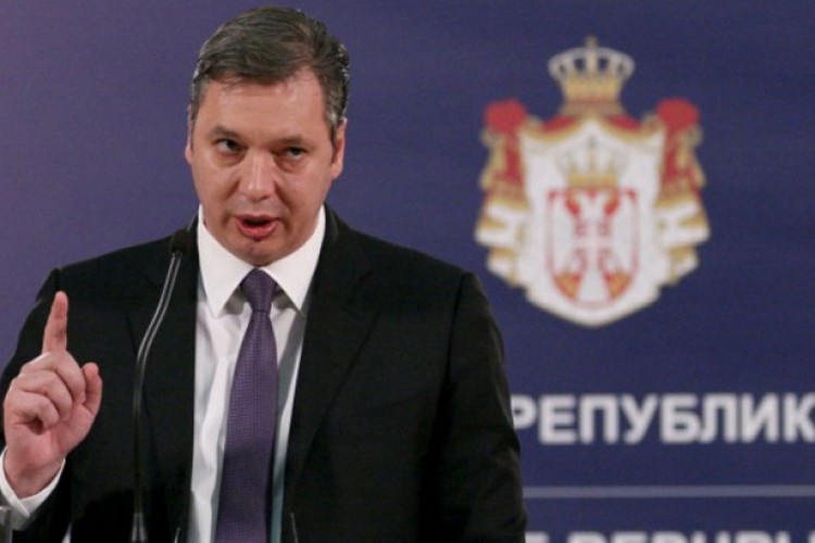 Vučićev otac bori se za život