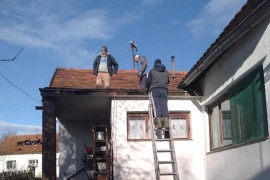 U selo kod Gline stigla pomoć iz Banjaluke