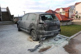 U Trebinju izgorio golf odbornikovog brata