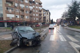 Automobilom uletio u baštu kafića u Bijeljini