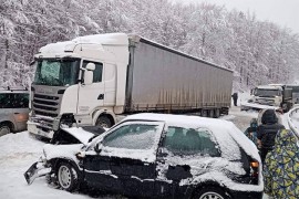 Snijeg okovao dio Srbije: Bez struje 17 sela, kolaps na putu do ...