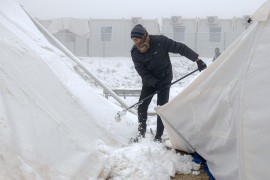 Počelo smještanje migranata u šatore u "Lipi"
