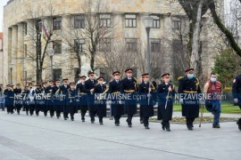 Defile Policijskog orkestra ulicama Banjaluke povodom Dana RS