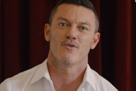 Luk Evans potvrdio raskid sa dečkom: "Želim da postanem otac"