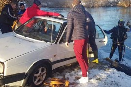 Automobilom sletjeli u Plivu