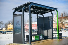 Telemax nakon solarne klupe proizveo i pametno autobusko stajalište