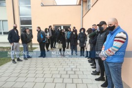 Još jedan bojkot ispred OŠ "Branko Radičević": Traže staru ...