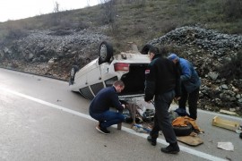 Žena povrijeđena u prevrtanju auta