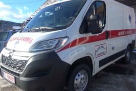 U Dom zdravlja u Sanskom Mostu stiglo novo sanitetsko vozilo