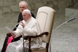 Papa donirao 100.000 evra za obnovu Banije