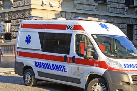 Učenik pao niz ogradu, odvezli ga u bolnicu, on pobjegao