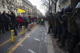 Protest u Parizu, policija upotrijebila vodene topove i suzavac
