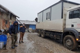 Konzulat Srbije u Vukovaru donirao kontejnere porodicama Vilus i Paspalj
