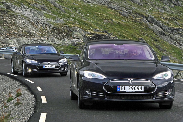 Tesla prodala skoro pola miliona električnih vozila 2020. godine
