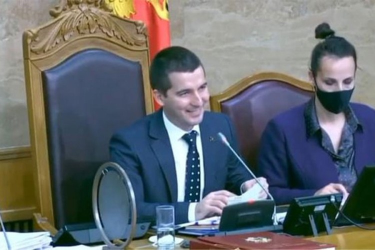 Bečić pozvao sve na mirno i odgovorno ponašanje