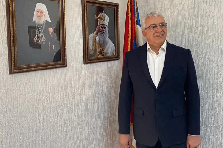 Mandić: Volio bih da Đukanović stisne petlju i ne potpiše Zakon