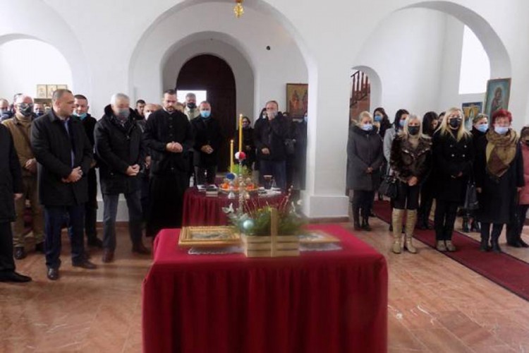 U Kravici služen parastos Srbima ubijenim na Božić