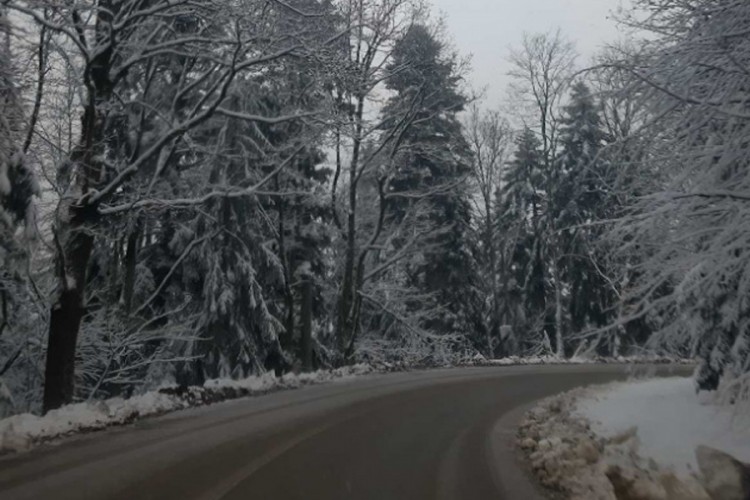 Oprezno zbog poledice i ugaženog snijega