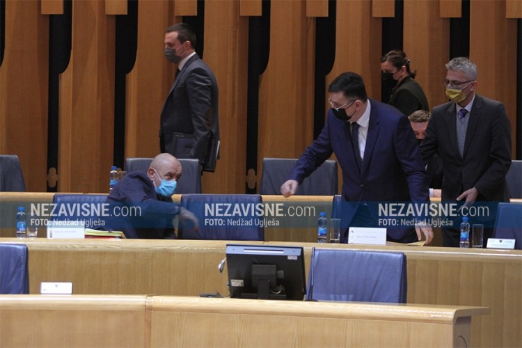 Tegeltija: Danas o pomoći za saniranje posljedica zemljotresa