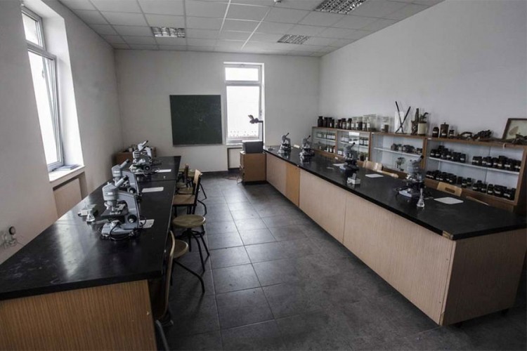 Fakultet u Sarajevu raskinuo ugovor s profesoricom zbog vrijeđanja studenata