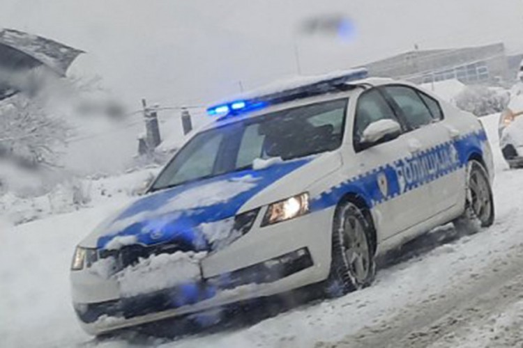 Sudar kamiona i auta, među povrijeđenima i maloljetna osoba