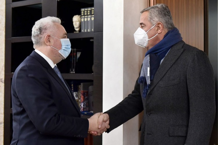 Mediji: Ðukanović najavio da će potpisati Zakon o slobodi vjeroispovijesti