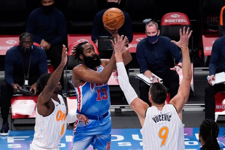 Harden tripl-dablom debitovao za Bruklin