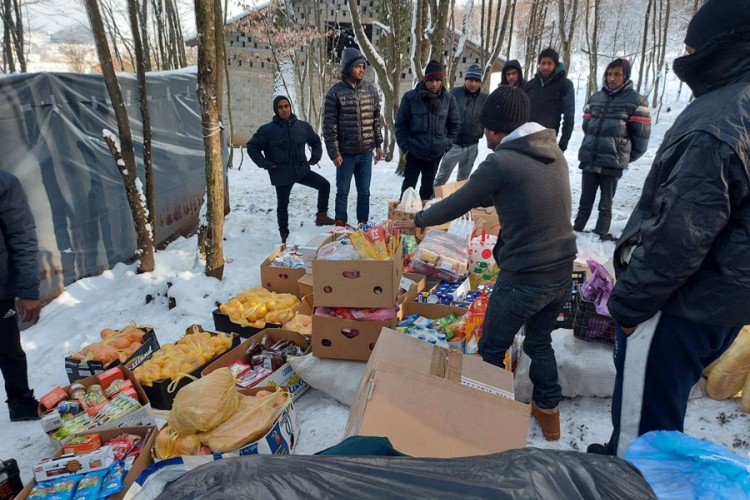 Migranti se smrzavaju na otvorenom u šumama oko Velike Kladuše