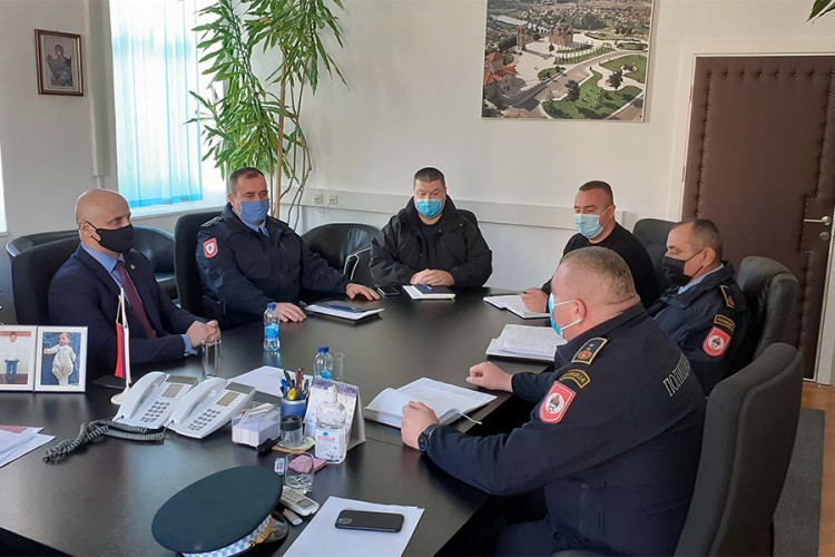 Kostrešević: Svi resursi policije istražuju paljevine vozila u Trebinju