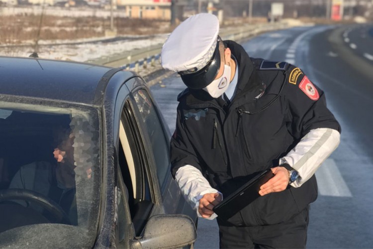 Presretač "ulovio" audi stranih tablica na 95 km/h preko ograničenja