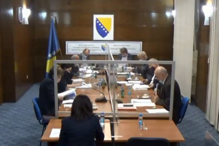 Radeta: Politička odluka CIK-a, neophodan novi zakon
