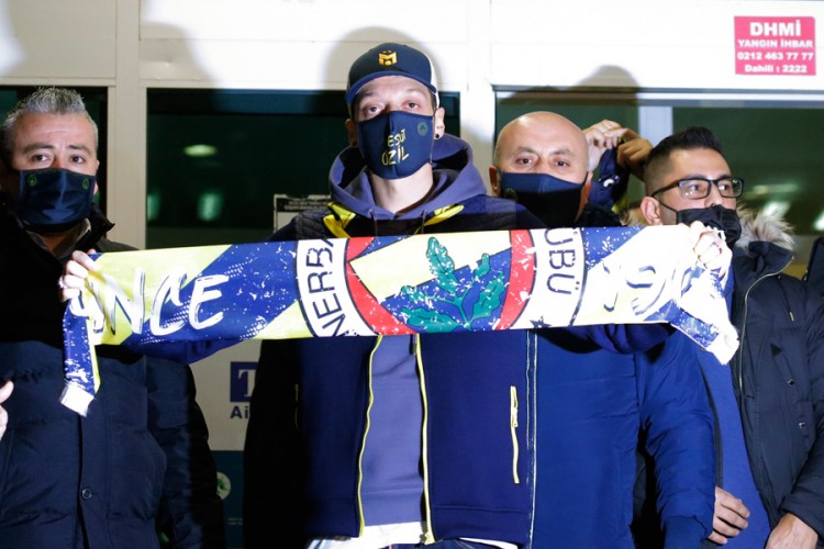 Ozil zvanično u Fenerbahčeu